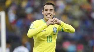 Meia destaque do Sul-Americano sub-17 renova com o Athletico