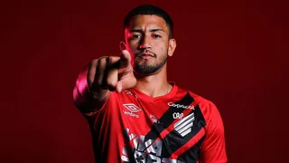 Athletico anuncia atacante que teve destaque no Paulistão
