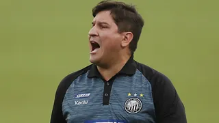 Técnico Matheus Costa desabafa no Operário: “Somos um time frouxo”