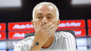 Mourinho sobre ex-Athletico: “Contribuiu para meus cabelos brancos”
