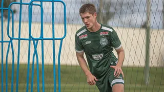 Prata da casa que assumiu titularidade no Coritiba tem lesão grave confirmada