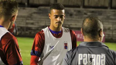 Atacante deixa o Paraná e retorna a clube catarinense