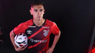 Athletico contrata zagueiro revelado pelo São Paulo
