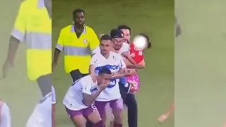 Polícia vai ouvir torcedor do Inter que invadiu campo e mãe da criança