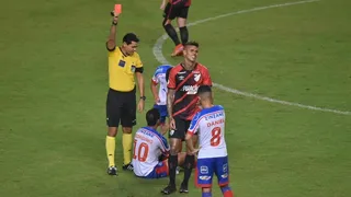 Técnico do Athletico, Richard e Marcinho são punidos pelo STJD