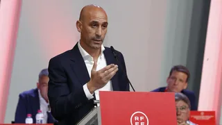 Governo da Espanha vai propor suspensão de Luis Rubiales