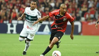 Athletico encaminha empréstimo de volante uruguaio para a Chapecoense