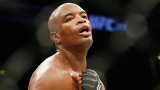 Anderson Silva fica mais perto de enfrentar lenda do boxe