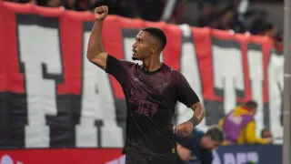 Em Série B tão fraca, Athletico vence após um mês e volta a sonhar