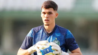 Destaques do Coritiba, Morisco e Ronier são top-5 em defesas e finalizações na Série B