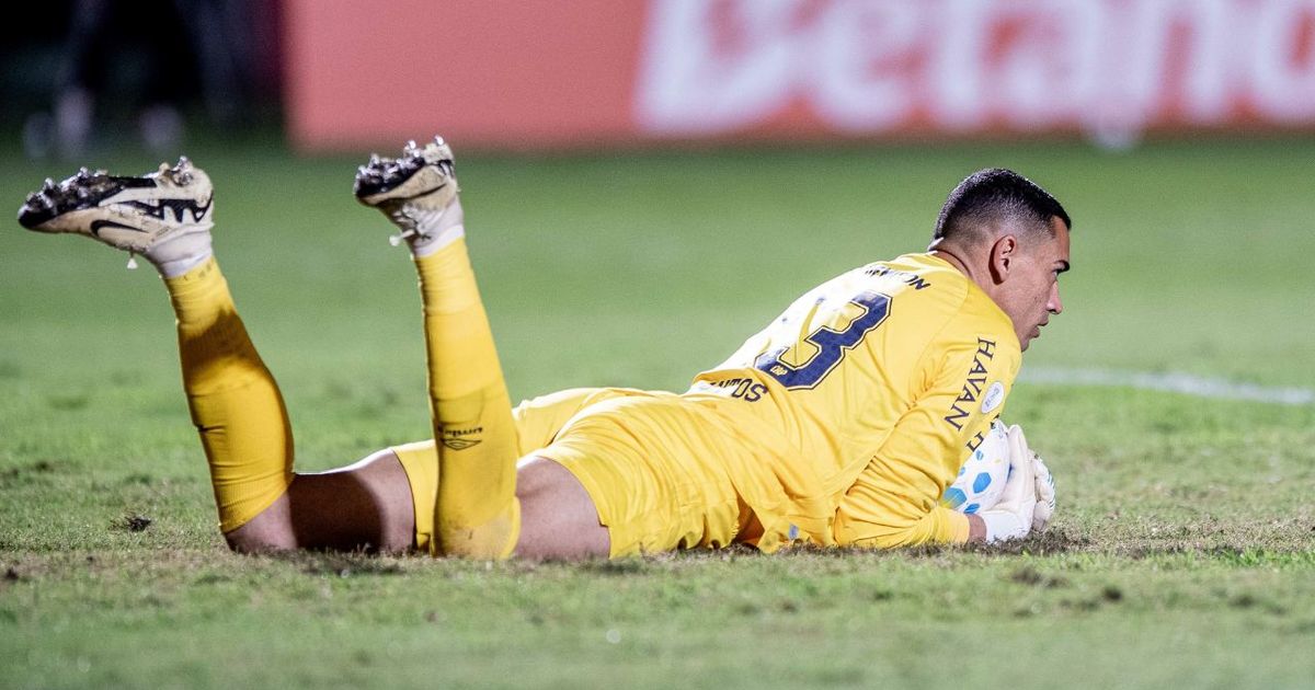 On the night of a sinful Santos, Athletico is humiliated by Vitória