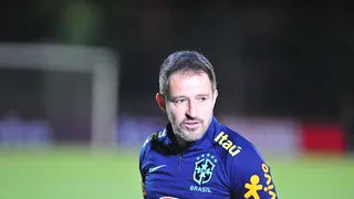 Em duelo com direito a apagão, goleiro falha e seleção olímpica perde para Marrocos