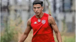 Athletico negocia com lateral-esquerdo argentino