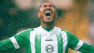 Com briga de torcida, Coritiba sofre virada do Operário e mantém tabu