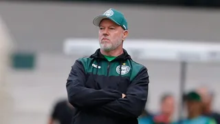 Técnico defende início de trabalho, vê evolução e pede tempo no Coritiba