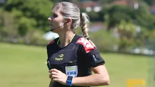 Copa do Mundo terá arbitragem feminina pela 1ª vez; brasileira será auxiliar