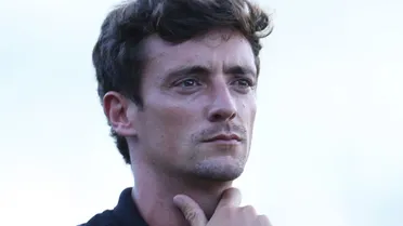 Ex-técnico do Athletico exalta meia da base e compara a dupla do PSG