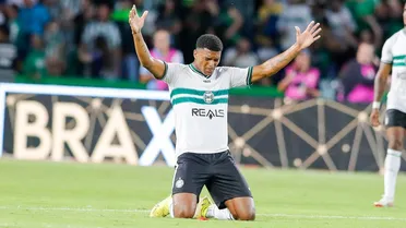 Coritiba sofre mas vence; Athletico sofre mas empata