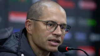 Alex faz balanço após completar 10 jogos como técnico do Operário