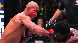 IMAGEM FORTE! Brasileiro sofre corte profundo no rosto em duelo no UFC Vegas 60