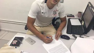 Ex-jogador do Paraná coloca destaque da base no Corinthians