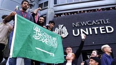 Boicotes, “dinheiro infinito”, rebaixamento: conheça o novo clube de Bruno Guimarães