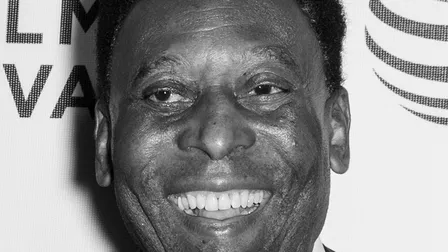 Livro revela histórias por trás de 10 fotos icônicas de Pelé