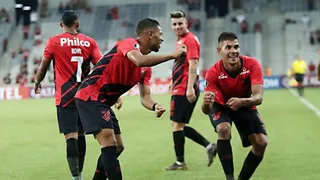 Athletico provoca Coritiba após goleada na Libertadores: “TIBAÇO”