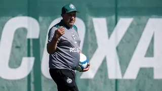 Passagem no rival e parceiro de Autuori: conheça o interino à frente do Coritiba contra Avaí