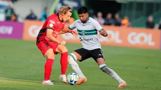 Dupla Atletiba lambe as feridas para tentar melhorar no ano novo