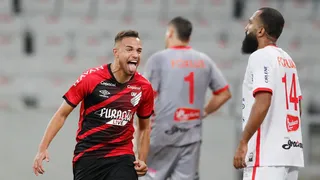 Com aspirantes, Athletico fura retranca do Rio Branco e vence na Arena