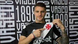Vasco apresenta artilheiro argentino como reforço: “Vim para colocar a equipe onde merece”