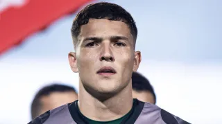 Goleiro do Coritiba dedica gol histórico a ídolo do clube: “Você é referência”