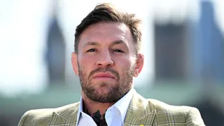 Arsenal investiga momento constrangedor entre Saka e Conor McGregor