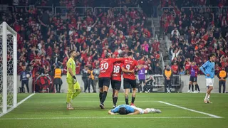 Athletico ganha do Belgrano, 2×1. Arbitragem e Esquivel resolvem