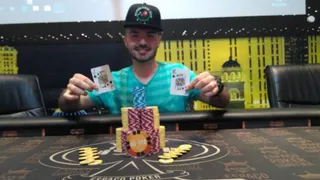 Jogador supera carro quebrado e grandes rivais para ser o primeiro campeão do Circuito Resenha do Poker