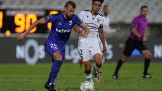 Coritiba negocia contratação do zagueiro Henrique, revelado no clube