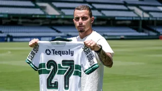 Coritiba acerta a compra de volante do Internacional