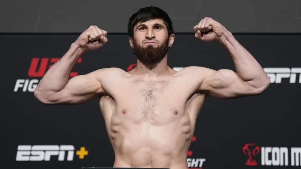 Magomed Ankalaev em pesagem do UFC. Foto: Divulgação/UFC