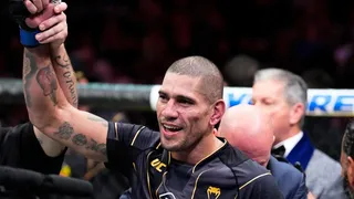 Alex Poatan cita Anderson Silva como inspiração para se tornar campeão do UFC
