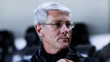 “Vamos jogar um ídolo na sarjeta?”: Odair defende veterano contestado no Athletico