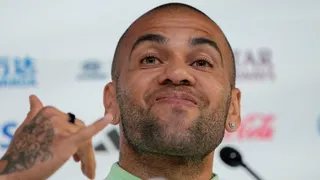 Galvão se irrita ao não conseguir fazer pergunta a Dani Alves no Catar