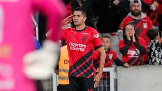 Zagueiro do Athletico é convocado pelo Paraguai e pode enfrentar seleção brasileira