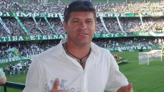 Ídolo do Coritiba, Cleber Arado segue internado por Covid-19