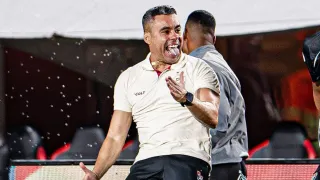 Jair Ventura provoca Odair Hellmann após eliminação do Athletico: “Estudar mais”