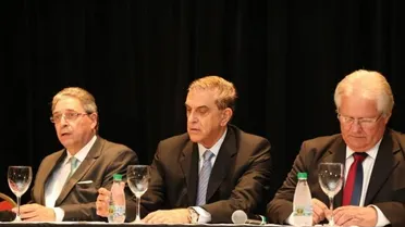 O governo estadual deve ajudar os clubes de futebol?