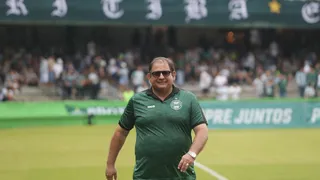 Coritiba divulga relacionados contra o Maringá: veja o provável time