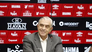 Mario Celso Petraglia e o último tijolo da Baixada