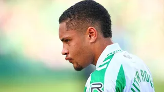 Vitor Roque passa em branco, Betis perde clássico e jornal diz: “Dá razão ao Barcelona”