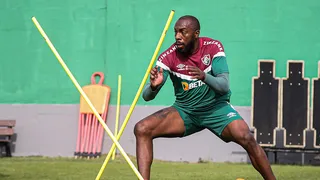 Ex-Athletico, zagueiro é flagrado no exame antidoping para anabolizante